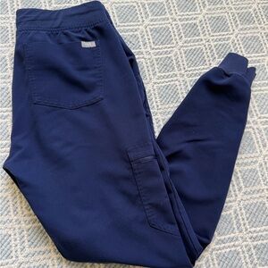 Figs Women's Zamora Jogger Scrub Pants in Navy